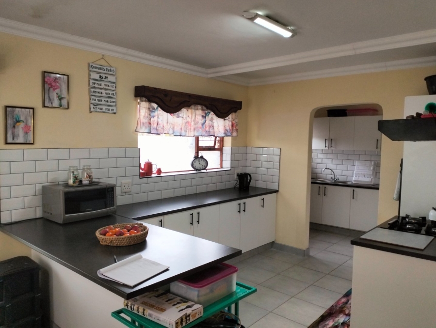 To Let 3 Bedroom Property for Rent in Fraaiuitsig Western Cape